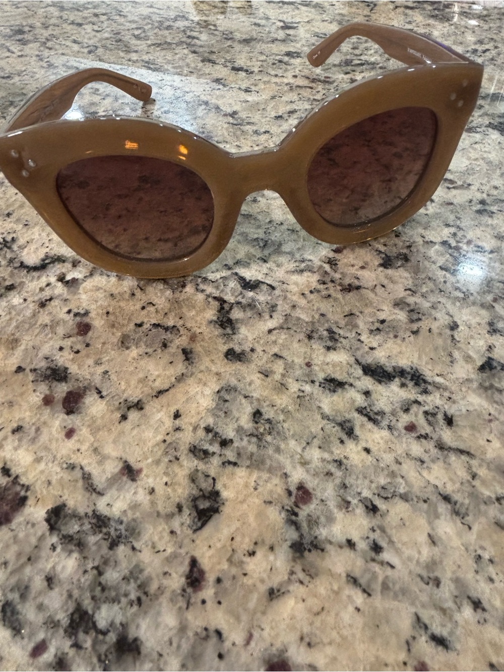 Chic Oversized Round Sunglasses in Olive Brown